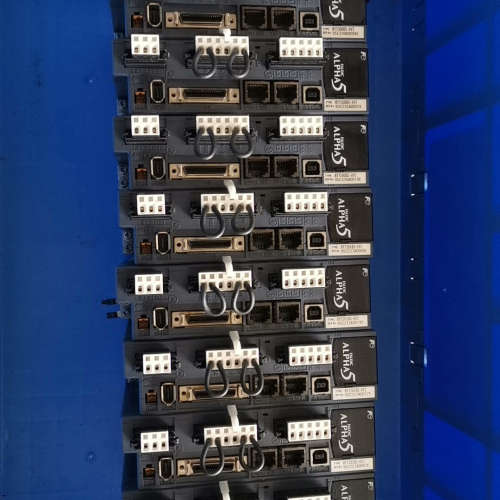 拆机富士伺服套装200W驱动RYT201D5-VV2电机GY议价