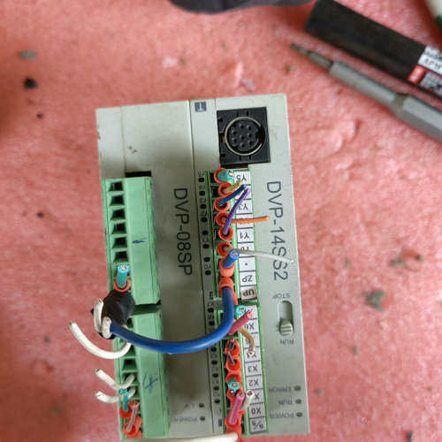 议价台达模块一组，型号：DVP14SS211T/DVP08SP1