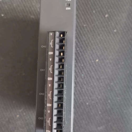 议价基恩士kv-nc4ad模拟量模块，成色好，带接线端子。