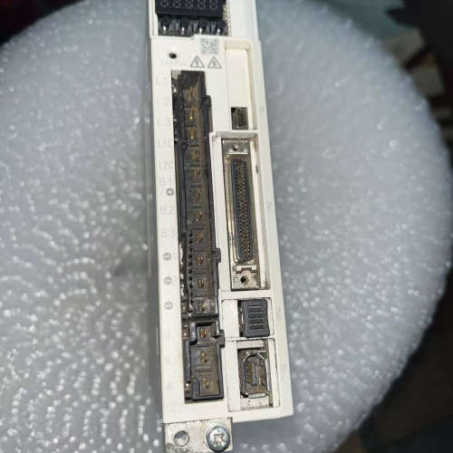 安川伺服驱动器，SGDXS-1R6A00A8002，200W议价