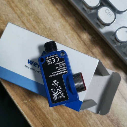 全新Wenglor威格勒XR96PCT2光电开关，带反光板。议价