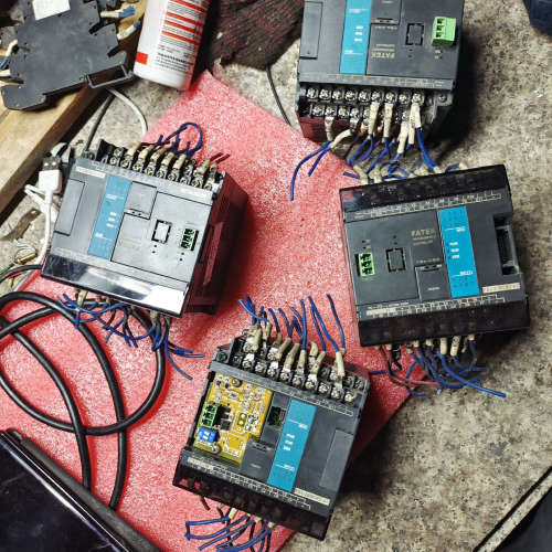 议价永宏PLC四个，型号:FBs-20MCR2-AC，拆机货，实