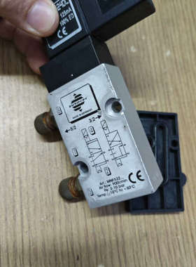 拆机德国EUROTEC电磁阀MNF532024DC ，带底板议价