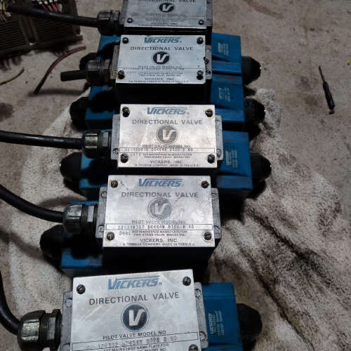 威格士 电磁阀DG4S4W 012C B 60   3个议价