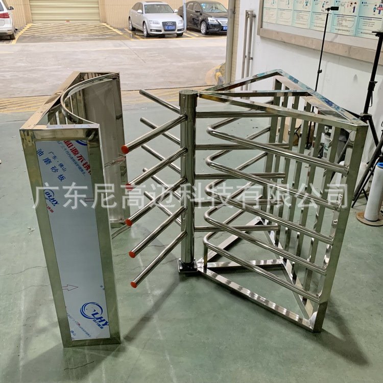 火车站半高梳状单项旋转闸门 三门峡景区高铁站进出通道单向门图