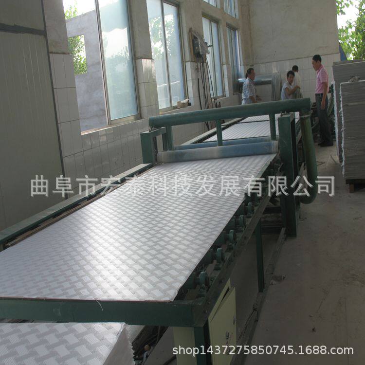 现货石膏吊顶天花板硅钙板切割锯 多机头分切锯 吊顶板成套设备