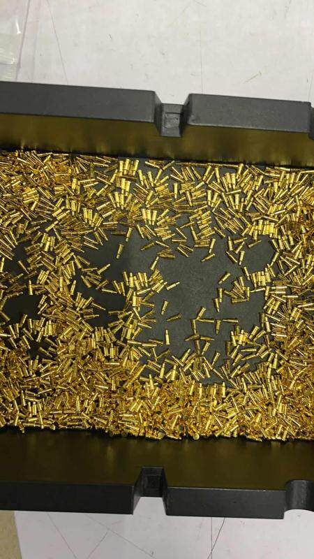 深圳龙华插针机 PIN针自动插件 导电充电针自动压针机