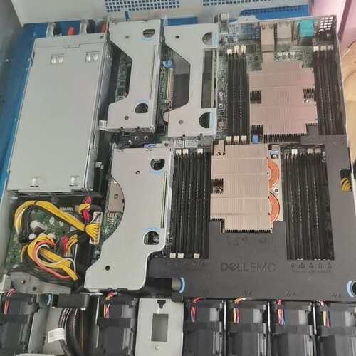 {议价}戴尔 R440 2.5寸 8盘位 准系统 H730P阵列卡