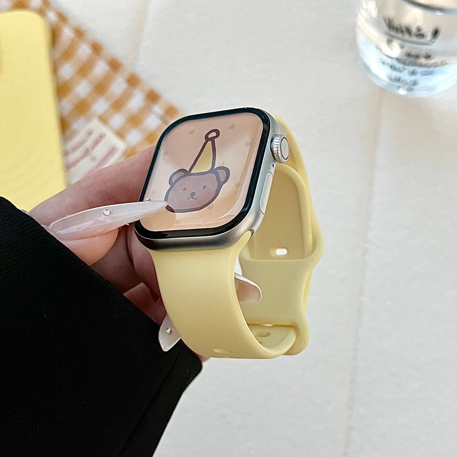 奶黄色适用苹果手表表带iwatchS11/10/9硅胶Apple清新2ultra/SE