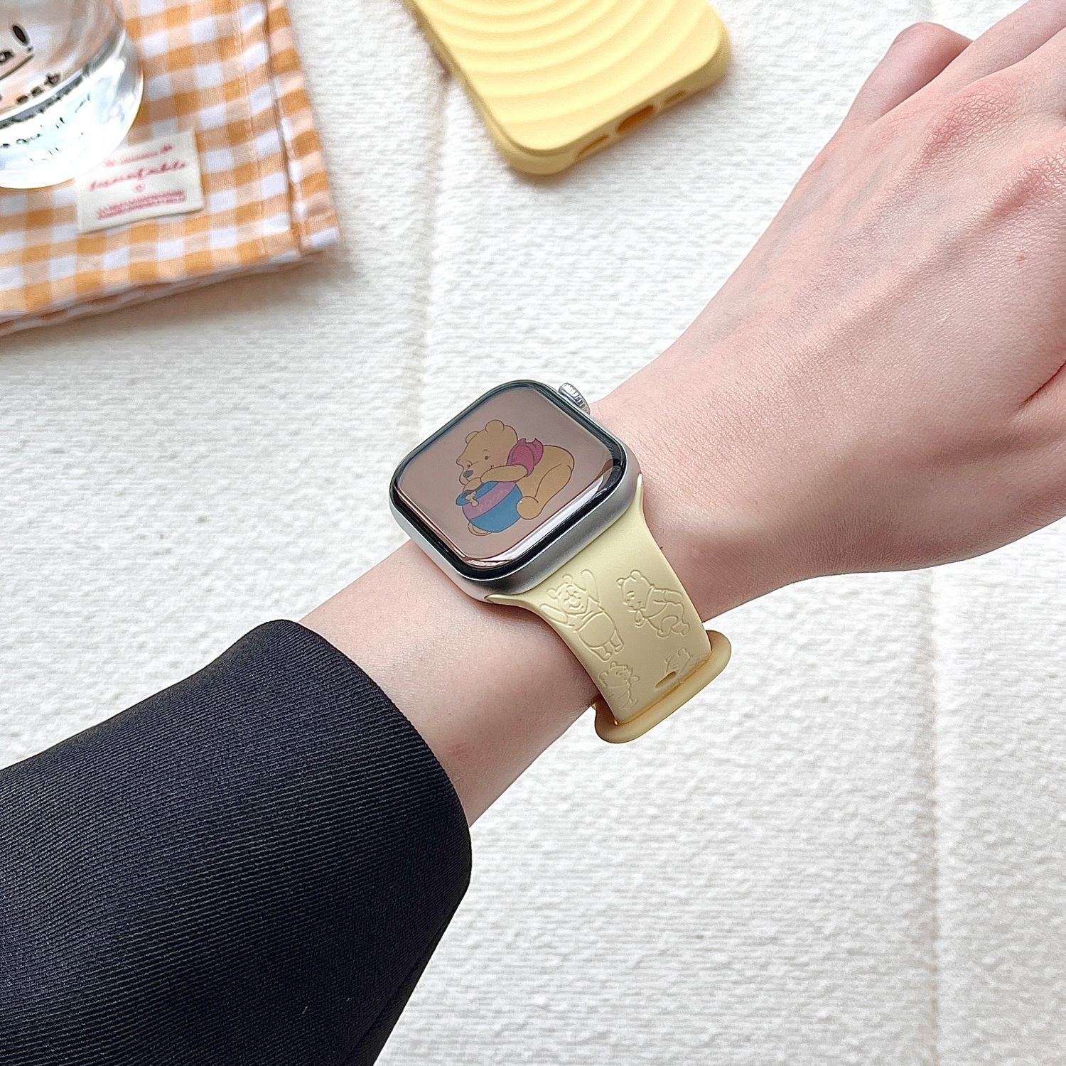 软萌维尼熊适用苹果手表表带iwatchS11/10/9硅胶Apple黄2ultra/SE