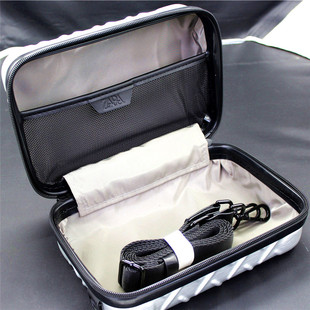 小众设计高颜值大号化妆品u包收纳包硬壳箱纯色防水防压洗漱斜挎