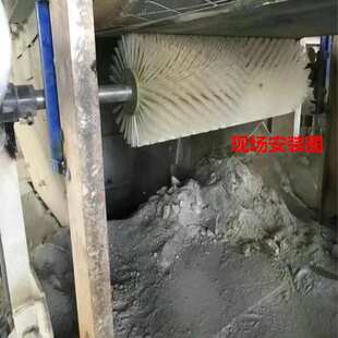 XQ-I电动滚刷清扫器 带宽800/1000/1200输送带尼龙毛刷辊清扫器