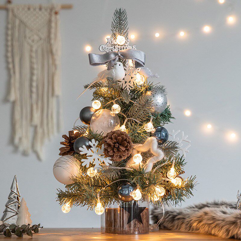 2023年新款圣诞节ins小众圣诞树摆件装饰品迷你diWy小型桌面家用