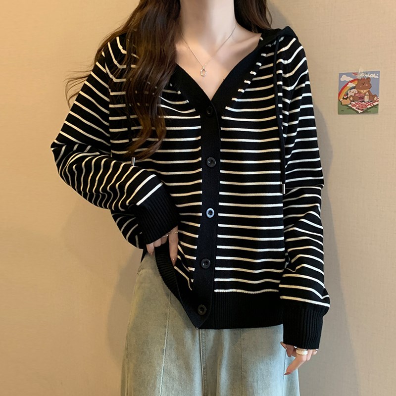 速发宽码遮肚子慵懒风大版连帽打底衫春秋韩松条纹针织上衣