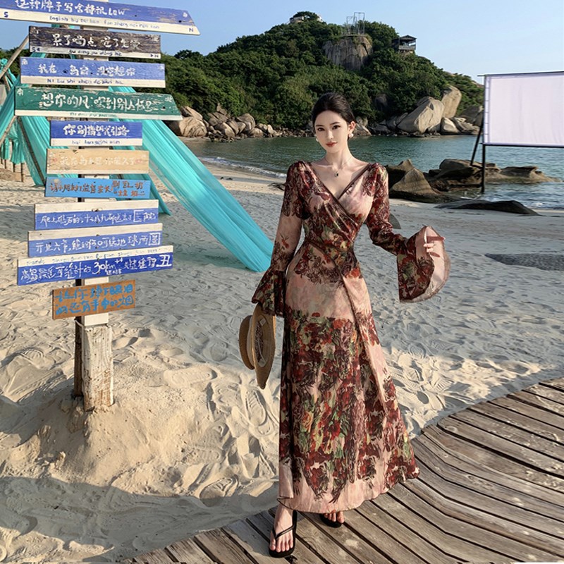 速发泰国小众海边度假亚风复古一片式绑带连衣裙长袖印花沙滩裙
