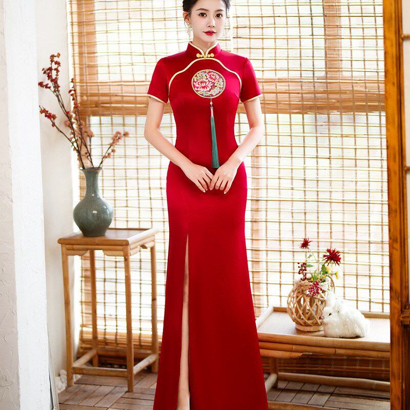 走秀表演旗袍2022新款年轻款高端气质舞台演出服日常中年妈妈大码