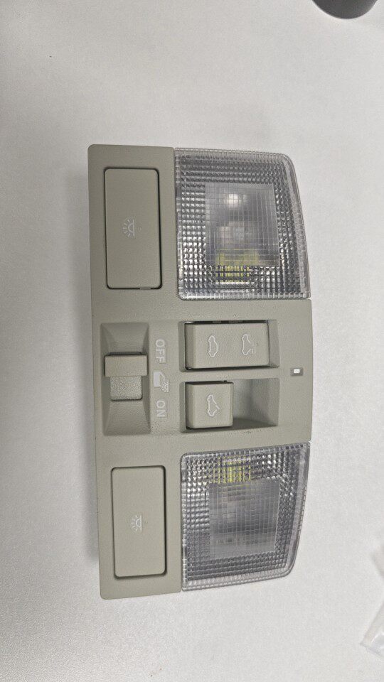 BBM6-69-970B-75适用2010-2013马自达3 带天窗开关顶灯阅读灯