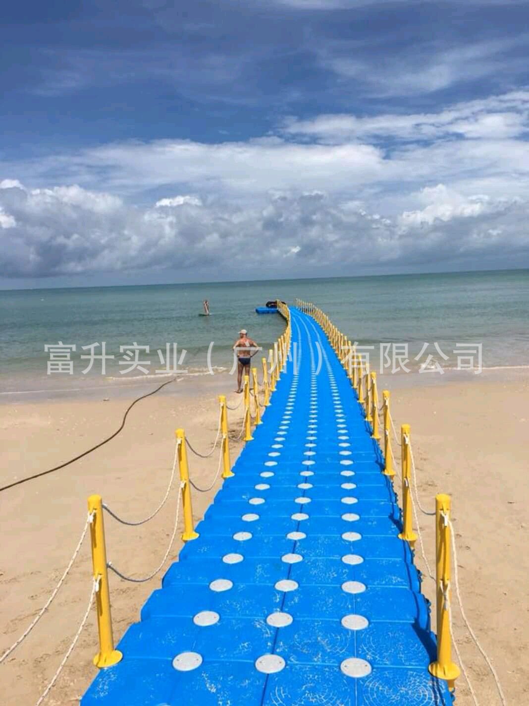 厂家批发塑料浮桥 水上冲浪漂浮码头 儿童游乐园游船码头浮台