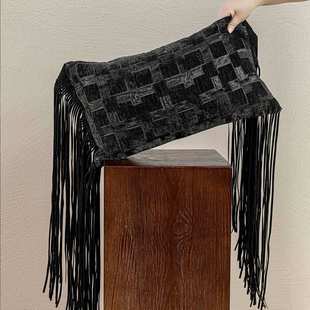 轻奢高级感抱枕高端别墅样板间客厅沙发靠枕黑色绒面方枕长腰枕