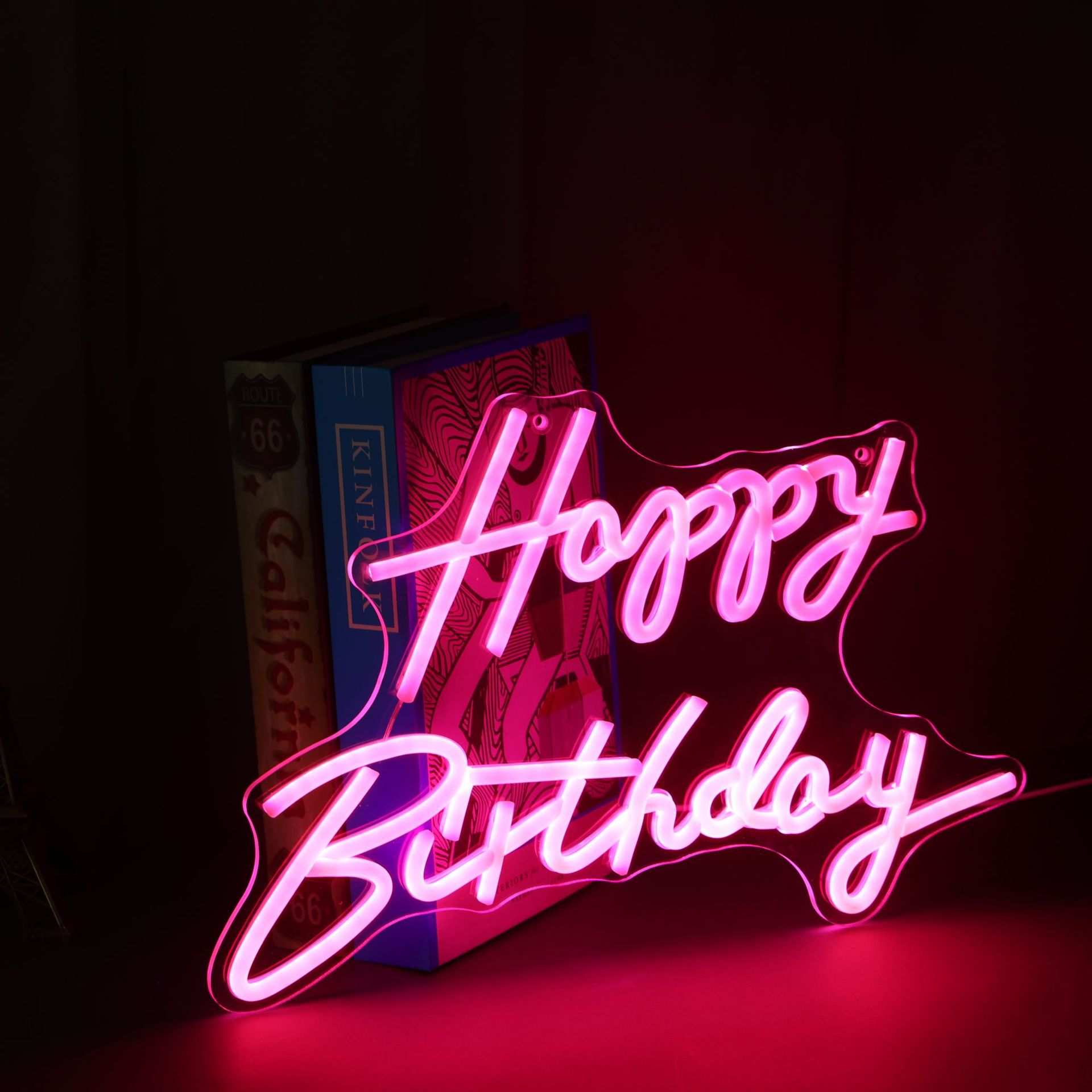 跨境LED生日快乐字母灯霓虹灯图案标志室内卧室客厅生日艺术装饰