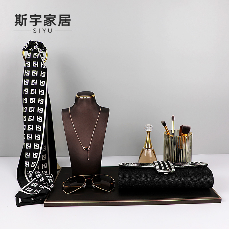 轻奢样板房间衣帽间装饰品摆件梳妆台H软装首饰托盘挂画工艺品家