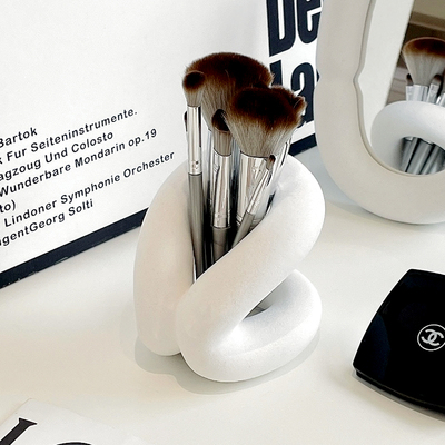 化妆刷收纳层架化k妆台置物架眉笔眼线笔桌面收纳筒牙刷架收纳盒