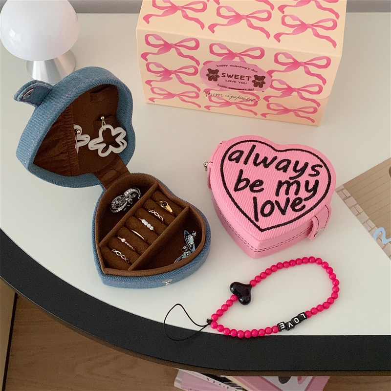 复古牛仔首饰盒202o4新款高档心形蛋糕迷你耳环饰品收纳盒便携旅