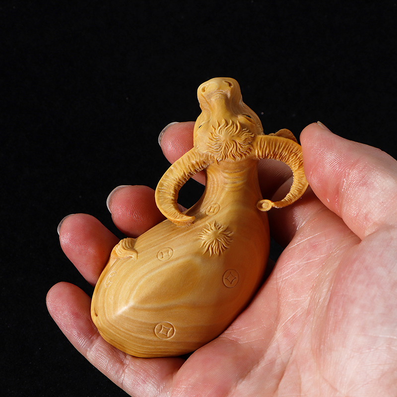 小叶黄杨木雕牛扭转乾坤手把玩件招财牛气冲天小摆件男士手工艺品