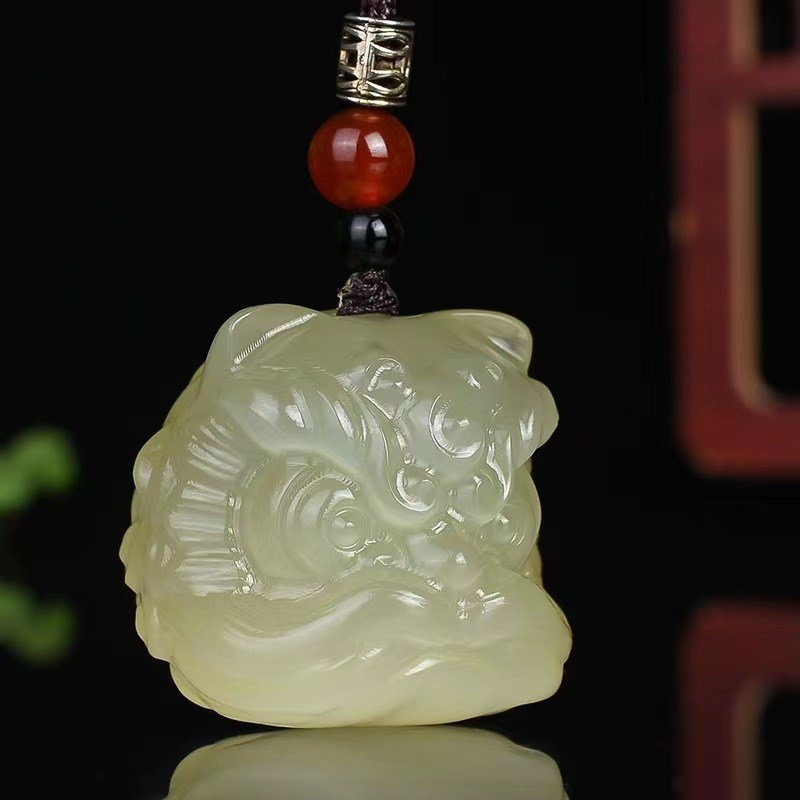 速发闺A阿富汗玉手把狮醒件佘太翠青白玉手把件冰透把件送F蜜