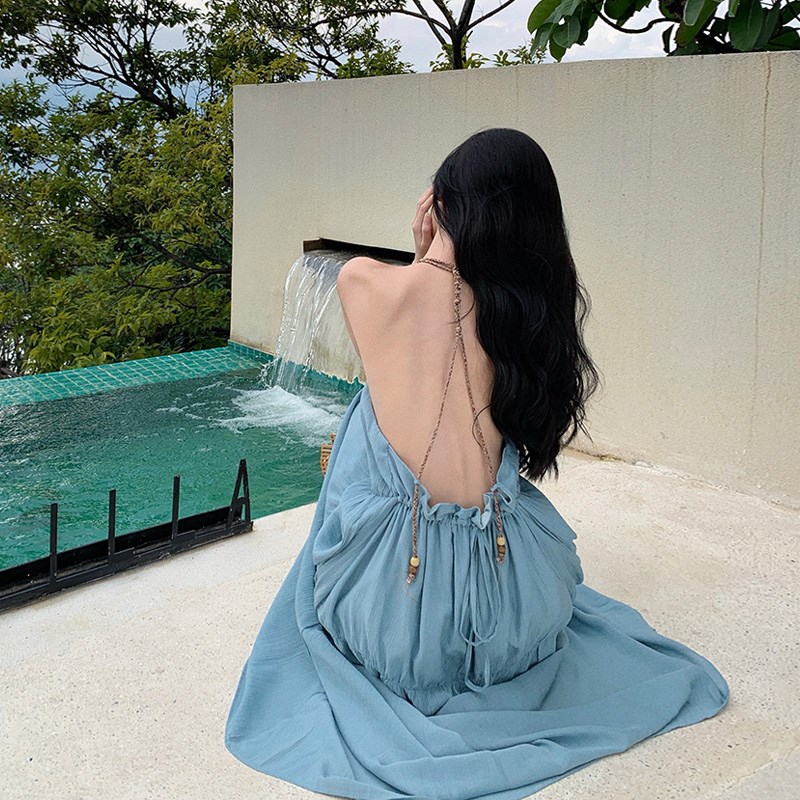 速发三亚海边度假旅游拍照穿搭挂脖连衣裙高级感大露背性感沙滩裙