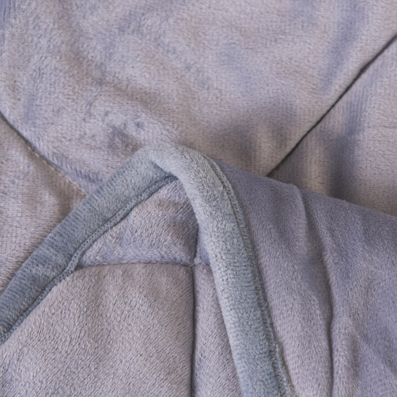 抱枕被子两用多功能加厚水晶绒夏C季办公室午睡靠枕头被车载靠垫