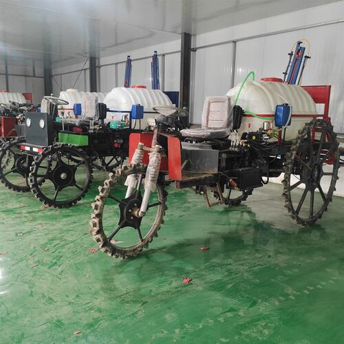打药机四轮三h轮可以选择也可以选择配件喷雾范围大喷药车
