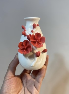 陶瓷手工捏花红色梅花瓶羊脂玉瓷水缸水培小清新花器插梅花瓷器瓶