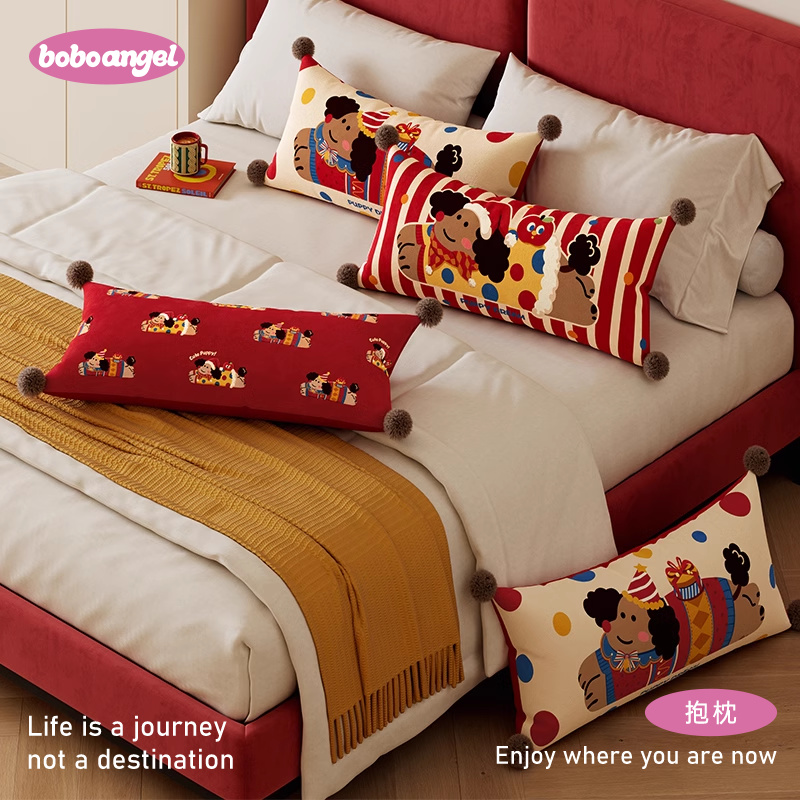 小狗麦琪圣诞红色喜庆卡通靠枕