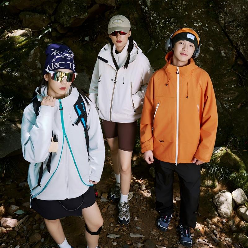 蕉下客户外三合一冲锋外套秋冬款情侣防风防泼水保暖登山服夹克潮