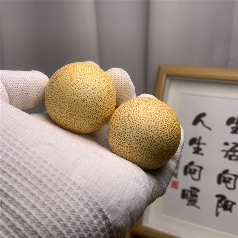 保健球盘玩手把件实心龙t血竹雕刻精品按摩手球送老人送长辈文玩