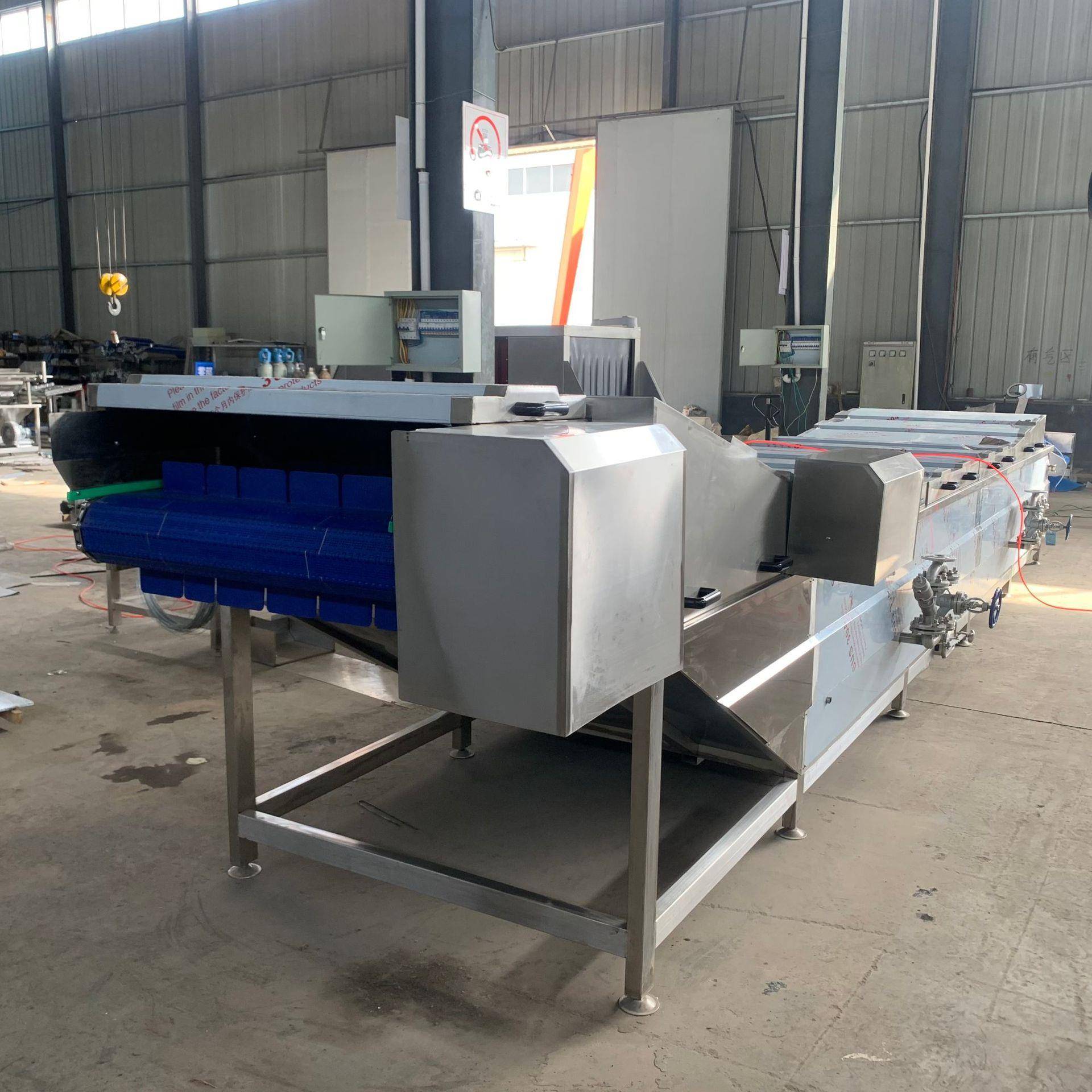 全自动油炸设备自动进出料油炸线不锈钢连续油炸线自动控温