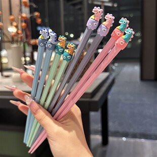 【老板娘家里自留漂亮】合金筷子儿童便携卡通筷一人一筷萌趣恐龙