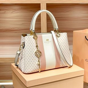 香港专柜女包手提大包女2026新款时尚大容量百搭斜跨单肩包通勤