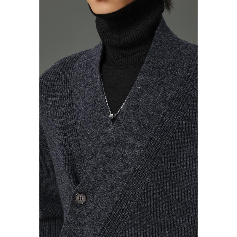 w2x2024秋冬季新款阔形版宽叠门对扣设计V领羊毛针织开衫男毛衣潮