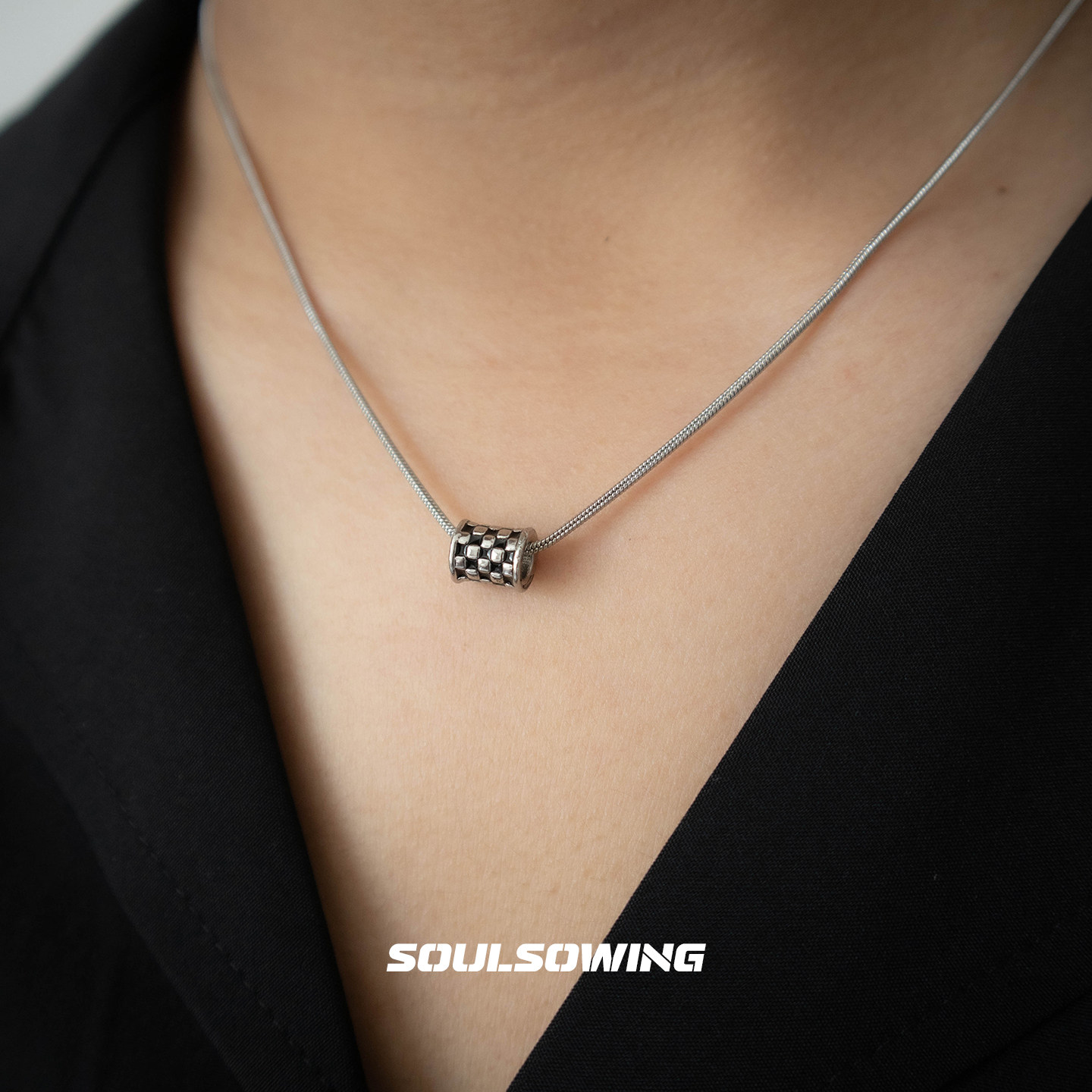 项链男款钛钢棋盘小蛮腰锁骨链不掉色设计感小众高级感痞帅百搭链