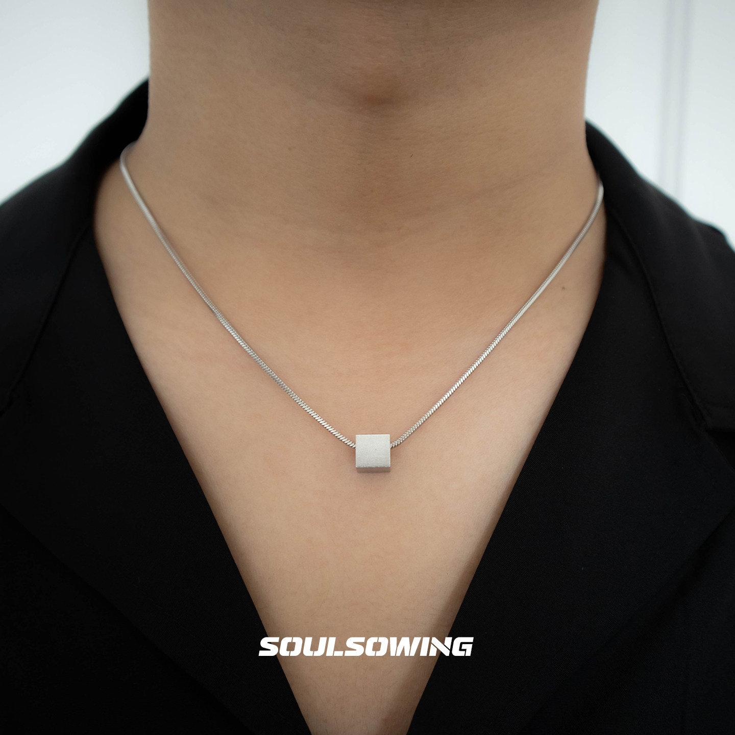 项链男款钛钢小方块小众设计高级感个性简约锁骨链潮流百搭吊坠链