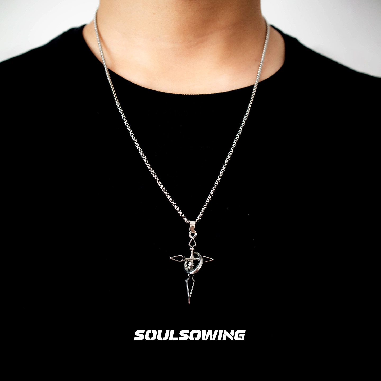 项链男士款钛钢黑色十字架时尚毛衣链小众设计高级感潮流痞帅饰品