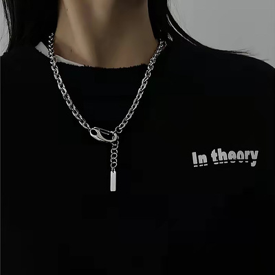 -Frigid wind lobster buckle personality necklace men and wom