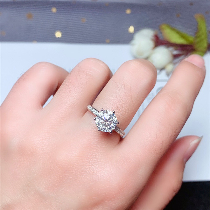 LeeChee Moissanite ring with certificate D Color VVS1 Excell