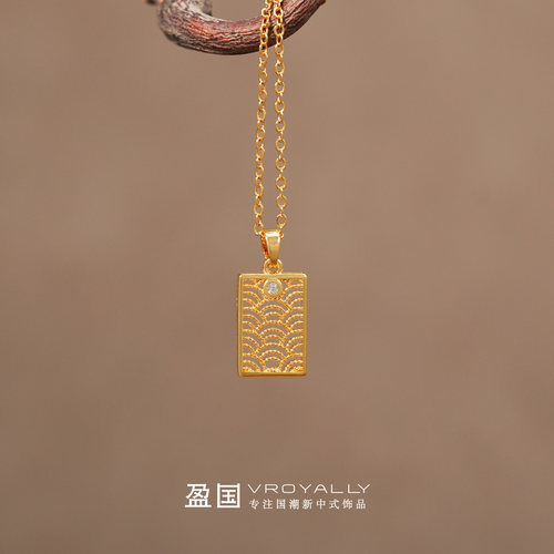 扇形无事牌轻奢锁骨链