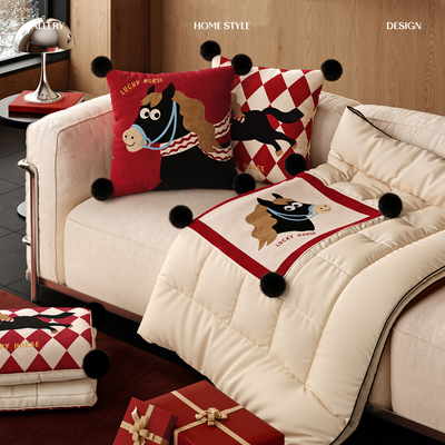 马儿车载抱枕被新年送人礼物