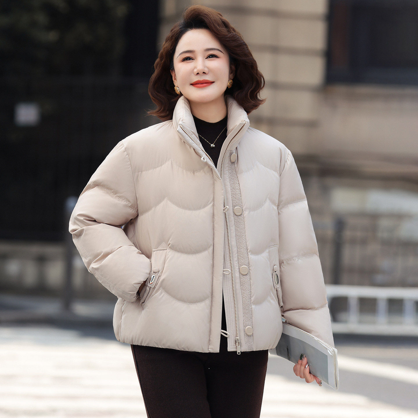 雪中飞秋冬短款立领防风羽绒服