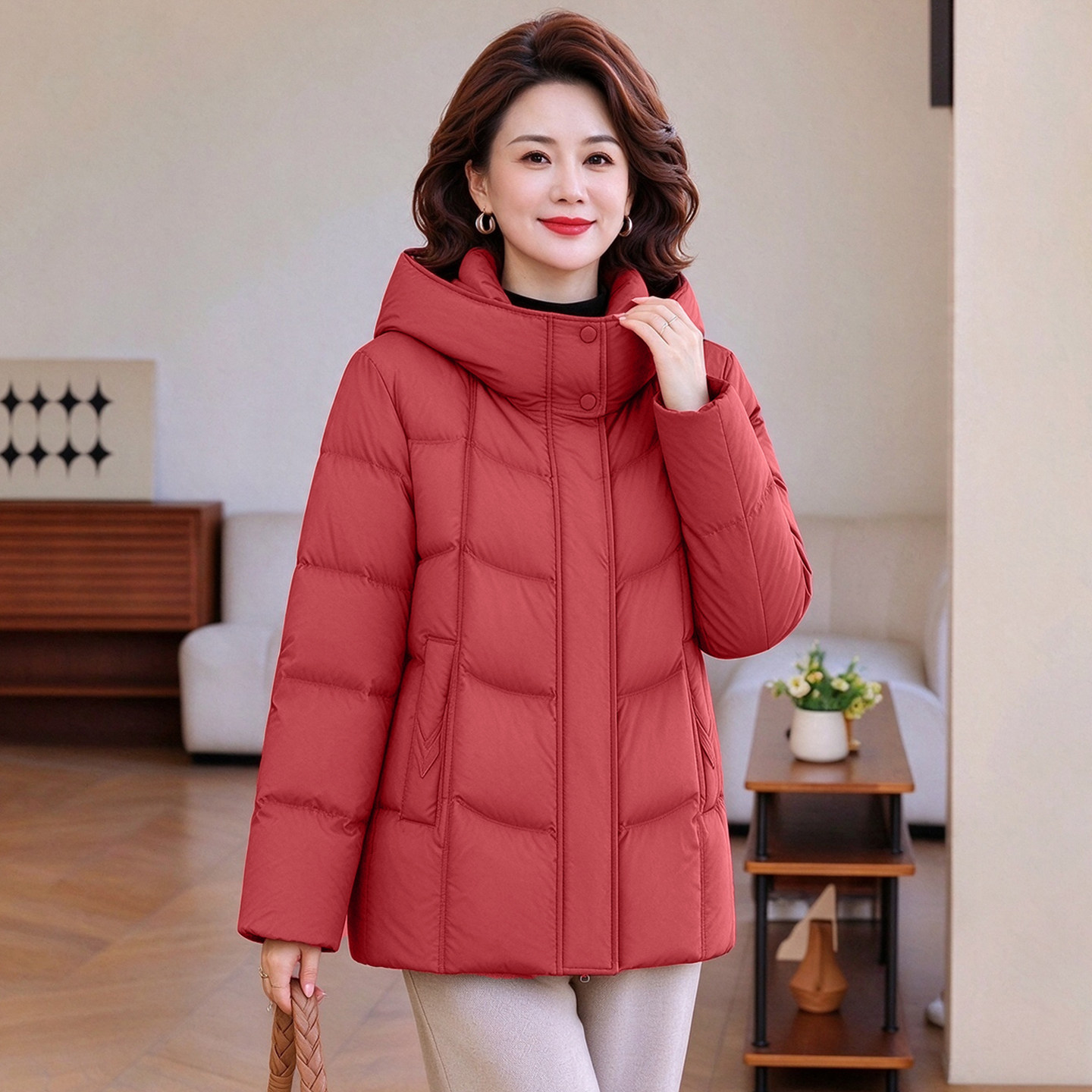 雪中飞2026年冬季妈妈装加厚保暖可拆卸帽中老年短款羽绒服外套女