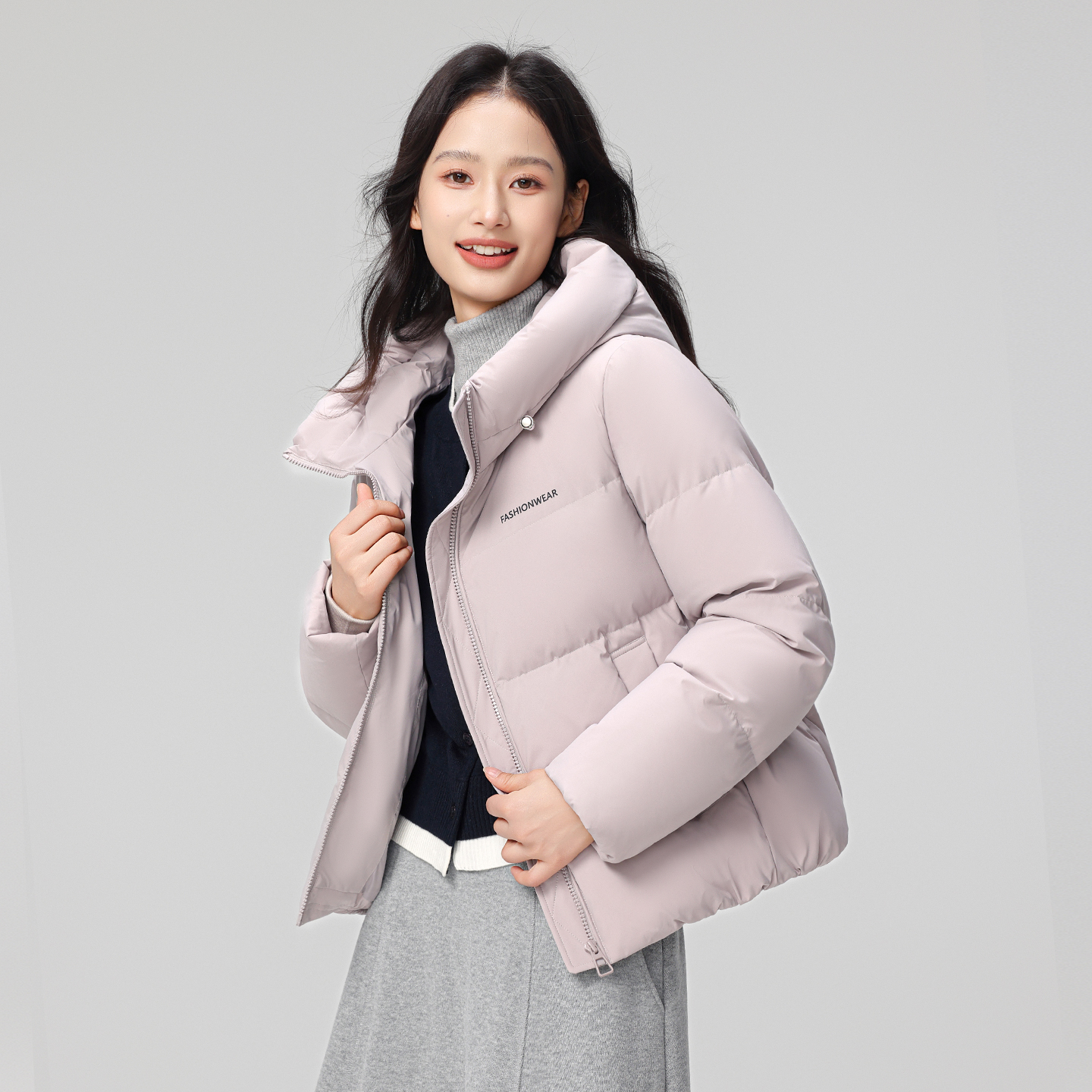 雪中飞2025冬新款简约羽绒服